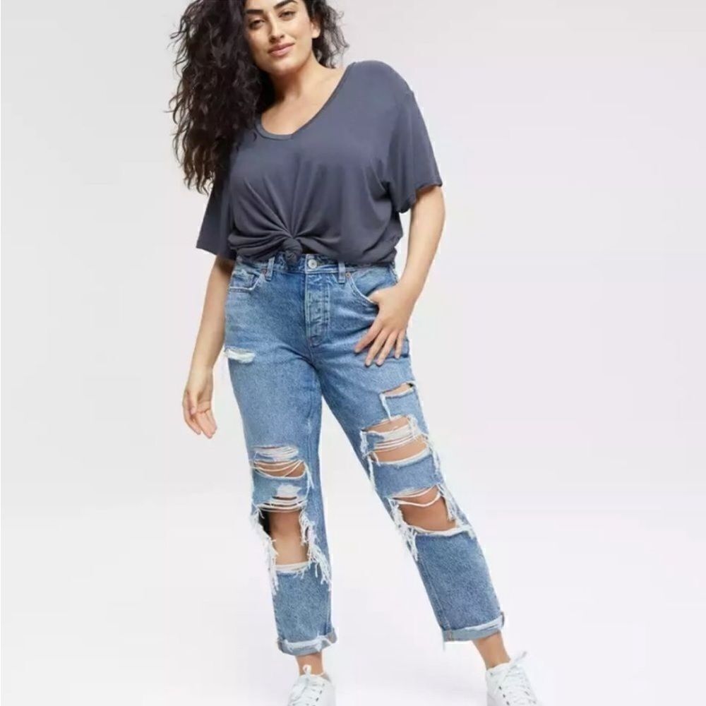 EXCELLENT DISTRESSED CONDITION SIZE 4 AMERICAN EAGLE BUTTONFLY TOMGIRL JEANS